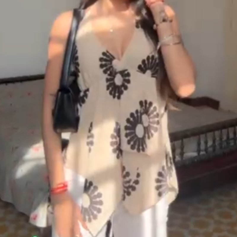 💥Halter V-Neck Floral Irregular Hem Top（Je mehr Sie kaufen, desto höher der Rabatt）