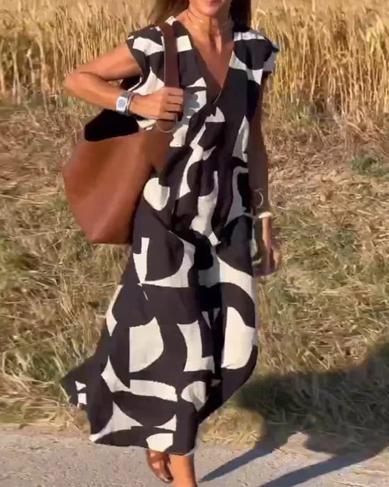 Lässiges Damenkleid mit geometrischen Farbblöcken