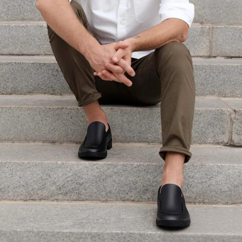 Lässige weite atmungsaktive Herren-Slipper